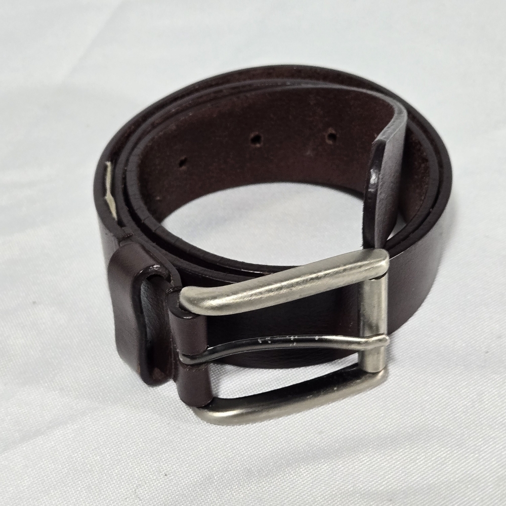 Men's Brown Leather Belt Size M/L  25"-28" OshKosh Good Condition